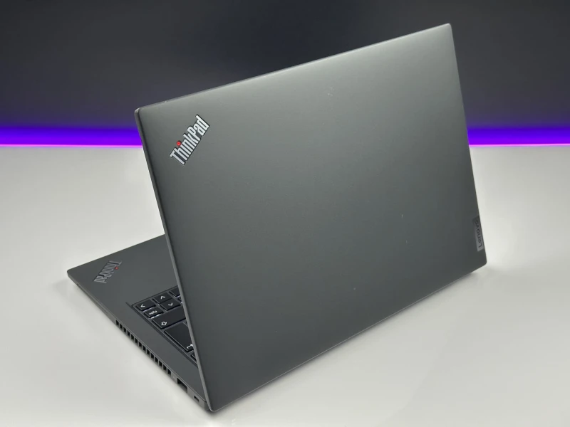 Lenovo ThinkPad T14 Gen 3 z i7-1270P – nowoczesny laptop biznesowy klasy premium, łączący wysoką wydajność, solidność i mobilność w pracy.