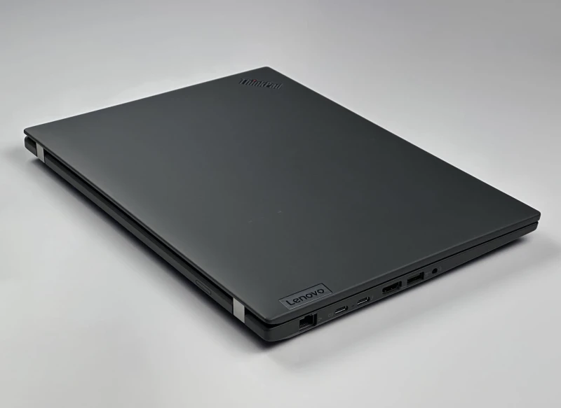 Lenovo ThinkPad T14 Gen 3 z i7-1270P – nowoczesny laptop biznesowy klasy premium, łączący wysoką wydajność, solidność i mobilność w pracy.