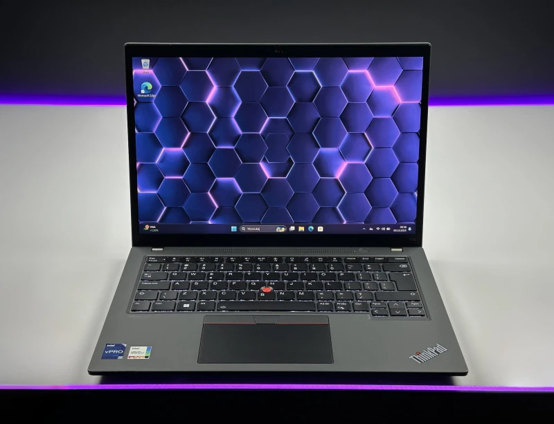 Lenovo ThinkPad T14 Gen 3 z i7-1270P – nowoczesny laptop biznesowy klasy premium, łączący wysoką wydajność, solidność i mobilność w pracy.