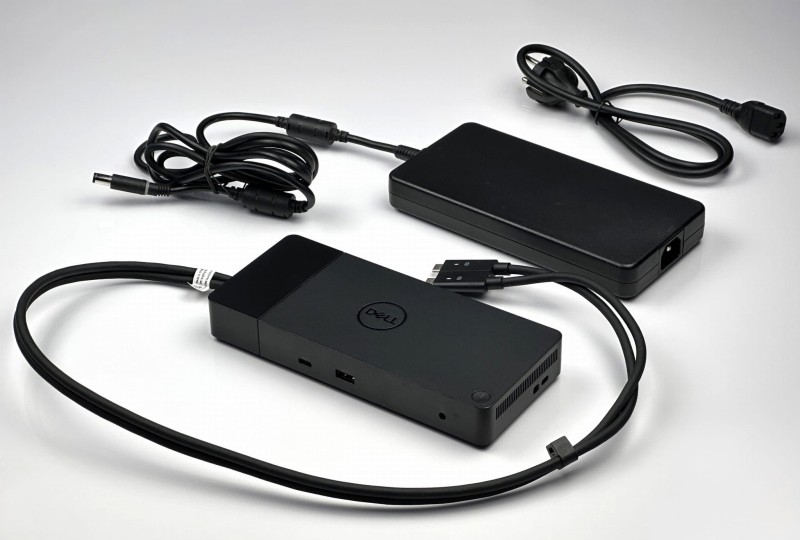Stacja dokująca Dell WD19DC – stacja dokująca z zasilaczem 240W, zapewniająca szybkie ładowanie, obsługę wielu monitorów.  (1).JPG