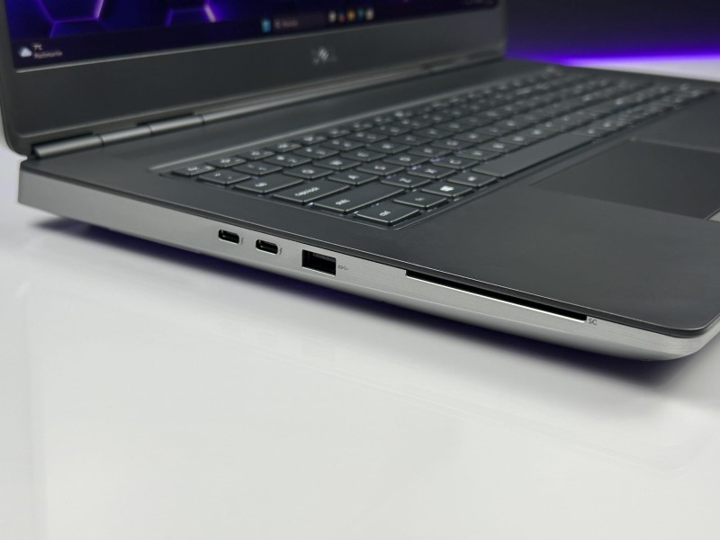 Dell Precision 7750 z i7-10850H i RTX4000 – profesjonalna stacja robocza stworzona do grafiki 3D, CAD i wymagających projektów inżynieryjnych (4).JPG