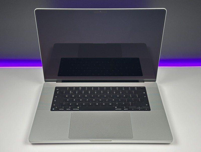 MacBook Pro 16 M3 Max – 48GB RAM, 512GB SSD, 40-core GPU i ProMotion 120Hz. Najmocniejszy laptop Apple do montażu, grafiki i pracy kreatywnej (7).JPG