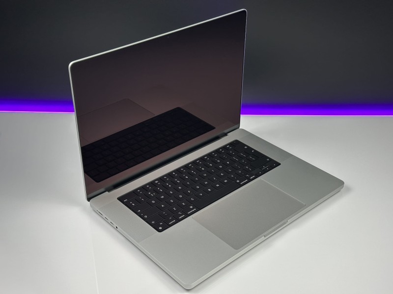 MacBook Pro 16 M3 Max – 48GB RAM, 512GB SSD, 40-core GPU i ProMotion 120Hz. Najmocniejszy laptop Apple do montażu, grafiki i pracy kreatywnej (8).JPG
