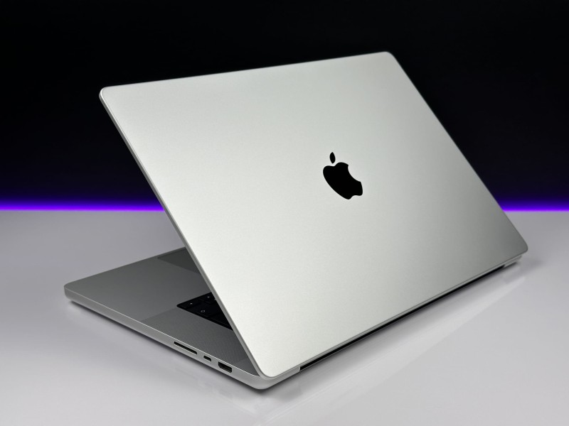 MacBook Pro 16 M3 Max – 48GB RAM, 512GB SSD, 40-core GPU i ProMotion 120Hz. Najmocniejszy laptop Apple do montażu, grafiki i pracy kreatywnej (14).JPG