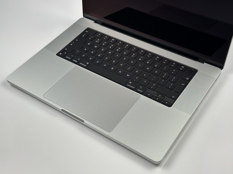 MacBook Pro 16 M3 Max – 48GB RAM, 512GB SSD, 40-core GPU i ProMotion 120Hz. Najmocniejszy laptop Apple do montażu, grafiki i pracy kreatywnej (16).JPG