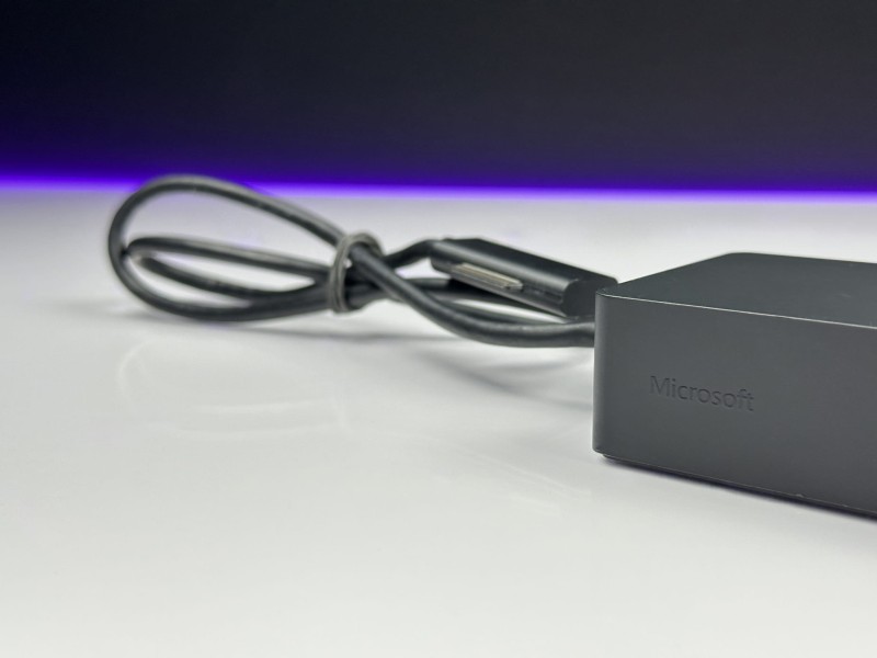 Microsoft Surface Dock 1661 z zasilaczem 90W – stacja dokująca do laptopów Surface, idealna do pracy biurowej i home office (5).JPG