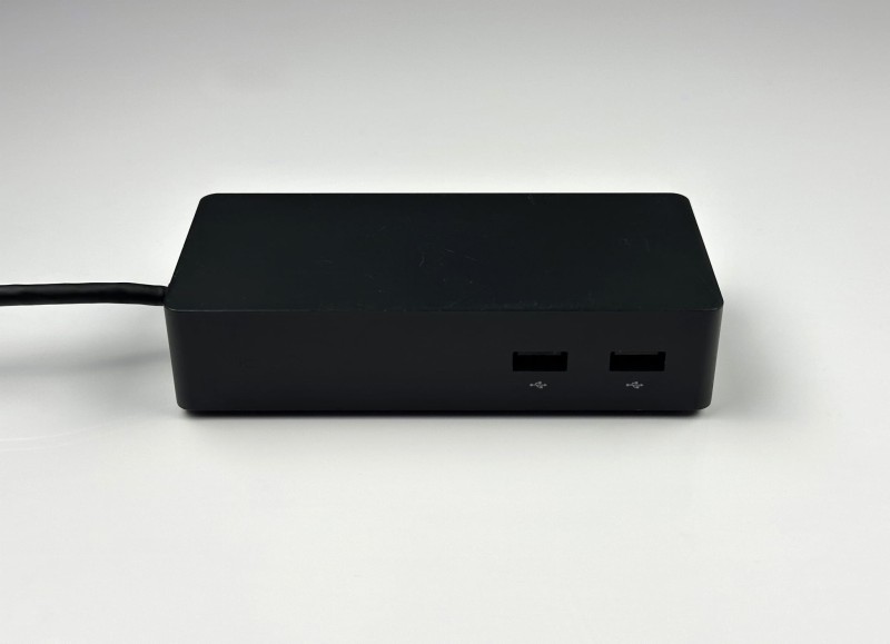Microsoft Surface Dock 1661 z zasilaczem 90W – stacja dokująca do laptopów Surface, idealna do pracy biurowej i home office (7).JPG