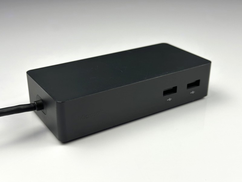 Microsoft Surface Dock 1661 z zasilaczem 90W – stacja dokująca do laptopów Surface, idealna do pracy biurowej i home office (10).JPG