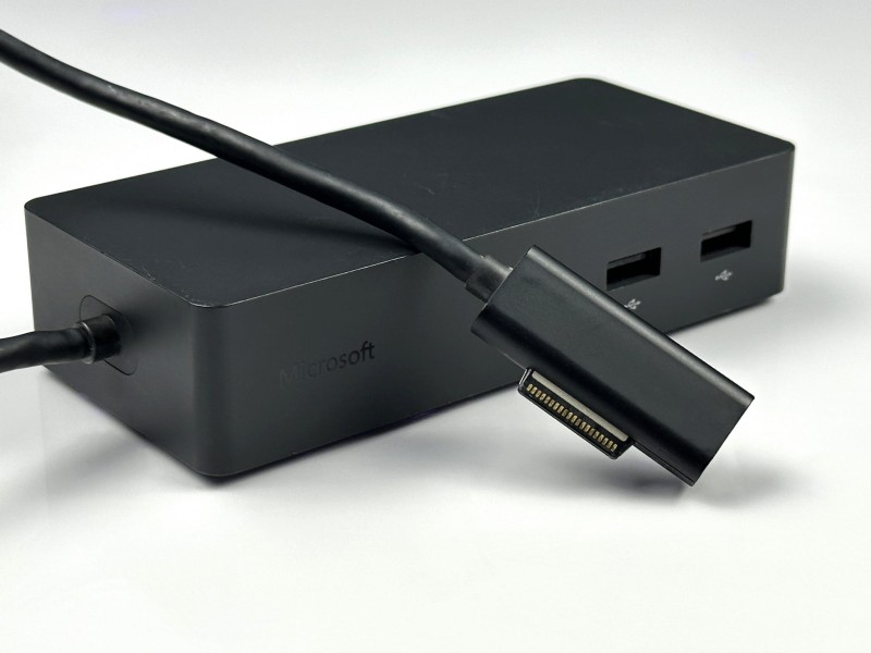 Microsoft Surface Dock 1661 z zasilaczem 90W – stacja dokująca do laptopów Surface, idealna do pracy biurowej i home office (11).JPG