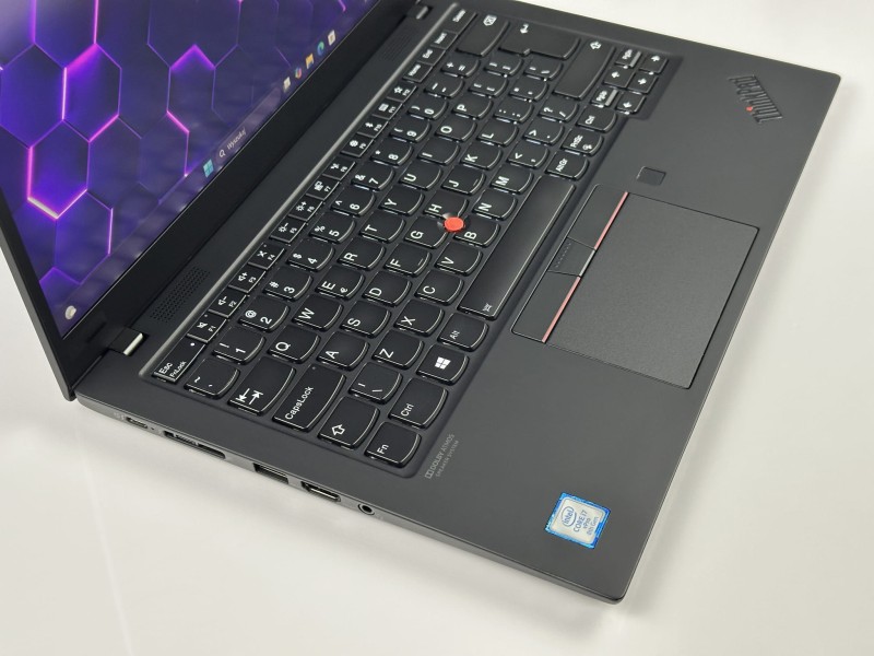 Lenovo ThinkPad X1 Carbon Gen 7 z i7-8665U, 16GB RAM, ekranem FHD i LTE – lekki, dotykowy laptop biznesowy z klawiaturą US (PL QWERTY) (6).JPG