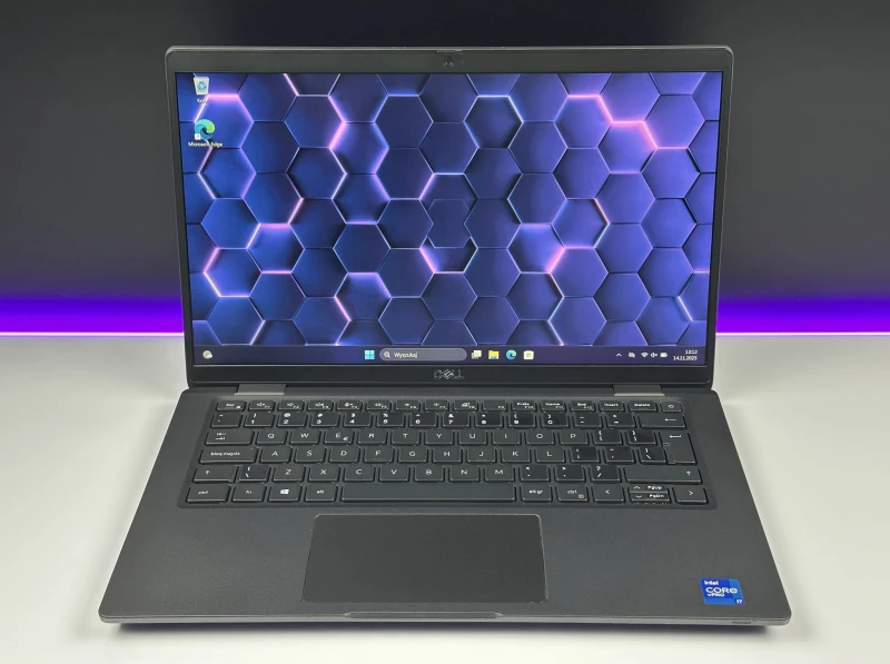 Dell Latitude 7420 i7-1185G7, 16GB RAM – ultrabook biznesowy z grafiką Intel Iris Xe, idealny do pracy zdalnej, biura, wideokonferencji i multitaskingu.