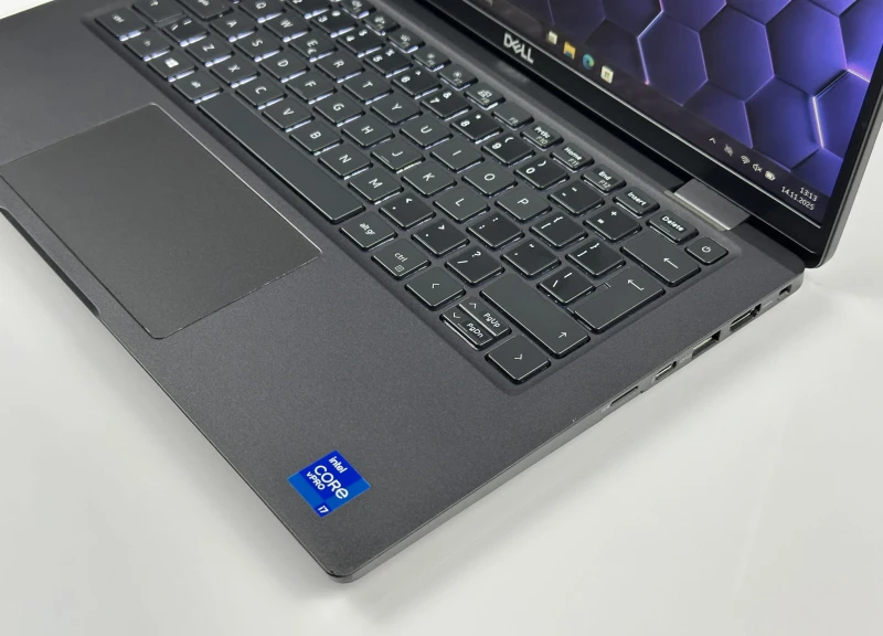 Dell Latitude 7420 i7-1185G7, 16GB RAM – ultrabook biznesowy z grafiką Intel Iris Xe, idealny do pracy zdalnej, biura, wideokonferencji i multitaskingu.