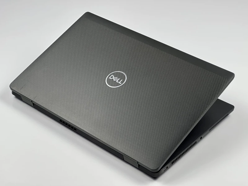 Dell Latitude 7420 i7-1185G7, 16GB RAM – ultrabook biznesowy z grafiką Intel Iris Xe, idealny do pracy zdalnej, biura, wideokonferencji i multitaskingu.