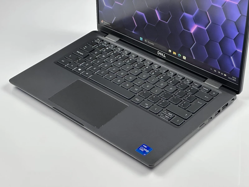 Dell Latitude 7420 i7-1185G7, 16GB RAM – ultrabook biznesowy z grafiką Intel Iris Xe, idealny do pracy zdalnej, biura, wideokonferencji i multitaskingu.
