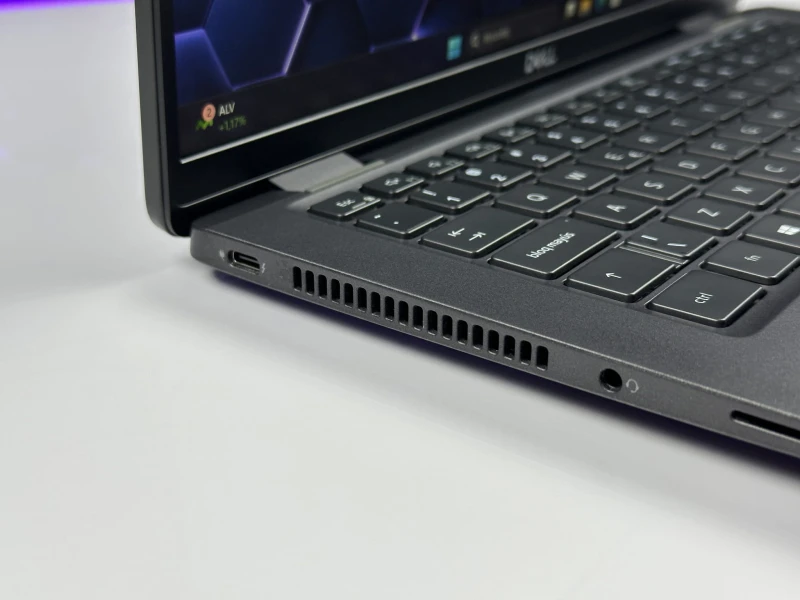 Dell Latitude 7420 i7-1185G7, 16GB RAM – ultrabook biznesowy z grafiką Intel Iris Xe, idealny do pracy zdalnej, biura, wideokonferencji i multitaskingu.