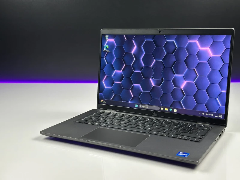 Dell Latitude 7420 i7-1185G7, 16GB RAM – ultrabook biznesowy z grafiką Intel Iris Xe, idealny do pracy zdalnej, biura, wideokonferencji i multitaskingu.