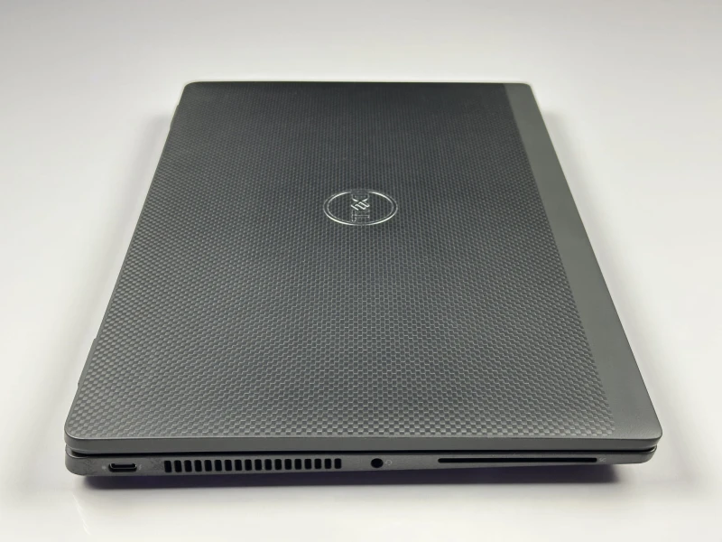 Dell Latitude 7420 i7-1185G7, 16GB RAM – ultrabook biznesowy z grafiką Intel Iris Xe, idealny do pracy zdalnej, biura, wideokonferencji i multitaskingu.