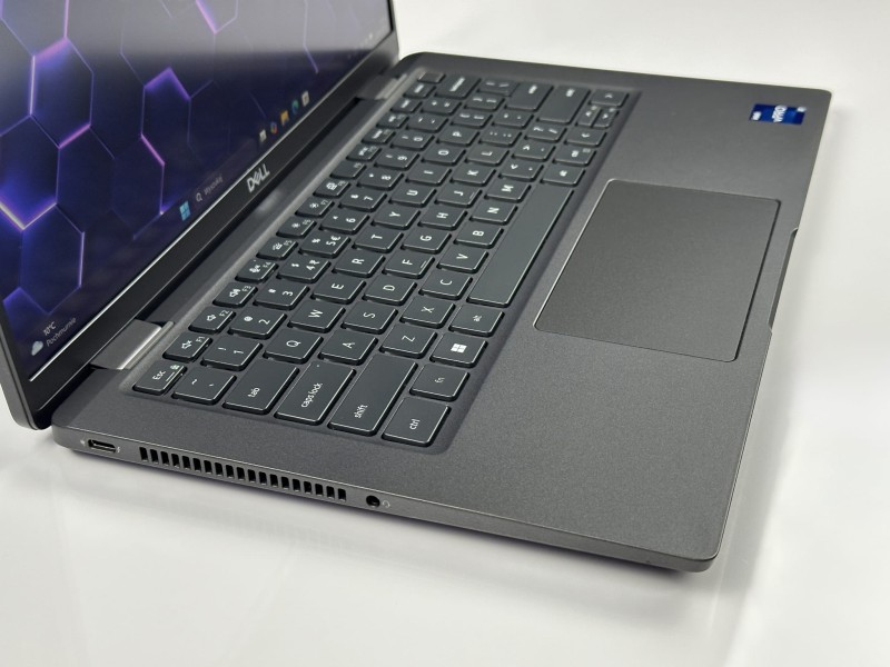 Dell Latitude 7430 i7-1265U, 14 FHD, klawiatura US (PL) – wydajny laptop biznesowy z grafiką Intel Iris Xe, idealny do pracy biurowej i mobilnej (3).JPG