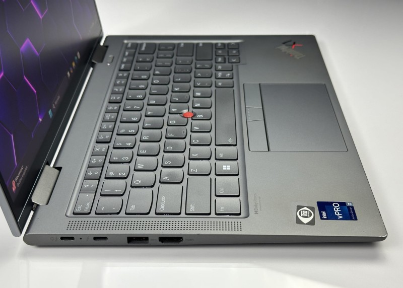 Lenovo ThinkPad X1 Yoga Gen 7 z i7-1265U, ekranem dotykowym i LTE – laptop 2w1 z wbudowanym rysikiem w obudowie, idealny do pracy mobilnej (10).JPG