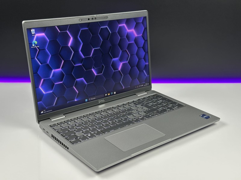 Dell Latitude 5530 – i7-1265U i dotykowa matryca FHD 15.6. Biznesowy laptop do pracy biurowej, mobilnej i multitaskingu. Wysoka wydajność (3).JPG