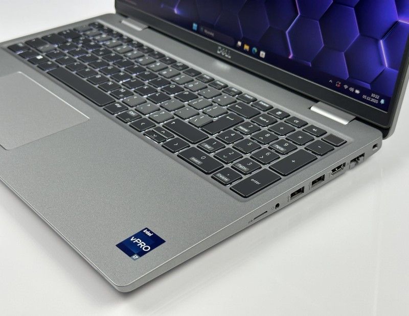 Dell Latitude 5530 – i7-1265U i dotykowa matryca FHD 15.6. Biznesowy laptop do pracy biurowej, mobilnej i multitaskingu. Wysoka wydajność (5).JPG