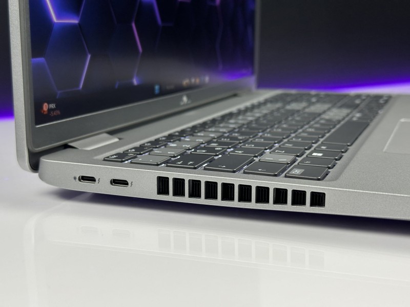 Dell Latitude 5530 – i7-1265U i dotykowa matryca FHD 15.6. Biznesowy laptop do pracy biurowej, mobilnej i multitaskingu. Wysoka wydajność (10).JPG