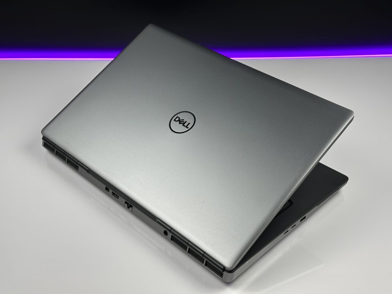 Dell Precision 7750 z i7-10850H i RTX4000 – profesjonalna stacja robocza stworzona do grafiki 3D, CAD i wymagających projektów inżynieryjnych (2).JPG