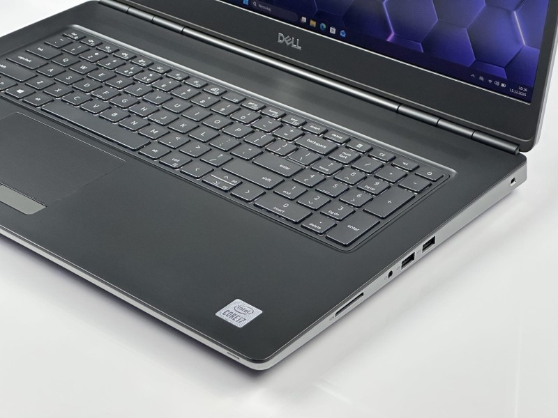 Dell Precision 7750 z i7-10850H i RTX4000 – profesjonalna stacja robocza stworzona do grafiki 3D, CAD i wymagających projektów inżynieryjnych (4).JPG