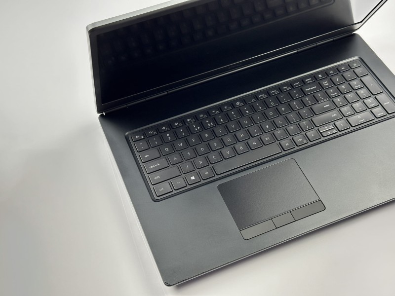 Dell Precision 7750 z i7-10850H i RTX4000 – profesjonalna stacja robocza stworzona do grafiki 3D, CAD i wymagających projektów inżynieryjnych (14).JPG