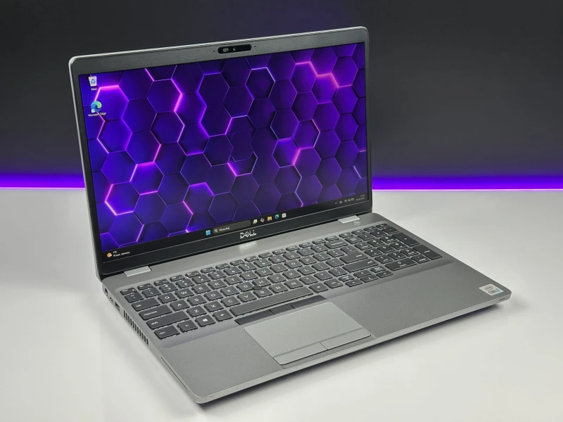 Dell Latitude 5511 – i7-10850H i matryca FHD 15.6. Laptop biznesowy z klawiaturą USPL QWERTY, idealny do wymagającej pracy i multitaskingu (2).JPG
