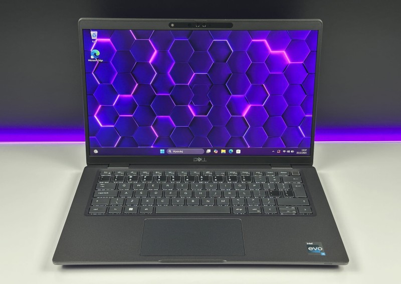 Dell Latitude 7430 – i5-1235U, 16GB RAM i dotyk FHD 14”. Lekki ultrabook biznesowy z obudową carbon (włókno węglowe), idealny do pracy mobilnej (1).JPG
