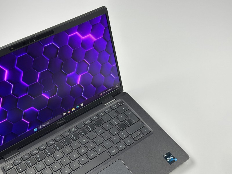 Dell Latitude 7430 – i5-1235U, 16GB RAM i dotyk FHD 14”. Lekki ultrabook biznesowy z obudową carbon (włókno węglowe), idealny do pracy mobilnej (12).JPG