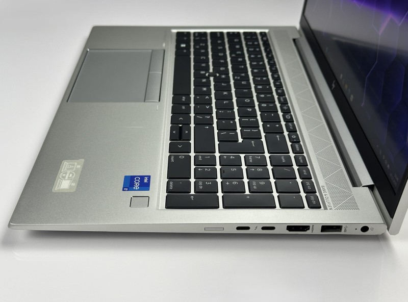 HP EliteBook 850 G8 – i7-1165G7 i matryca 15.6. Biznesowy laptop klasy premium do pracy biurowej, mobilnej i codziennych zadań. Solidna wydajność (11).JPG