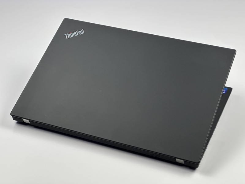 Lenovo ThinkPad T14 Gen 2 z i7-1185G7 i dotykową matrycą FHD – solidny i wszechstronny laptop biznesowy, stworzony do pracy w każdym miejscu.