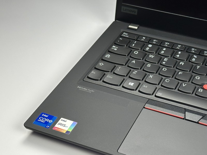 Lenovo ThinkPad T14 Gen 2 z i7-1185G7 i dotykową matrycą FHD – solidny i wszechstronny laptop biznesowy, stworzony do pracy w każdym miejscu.