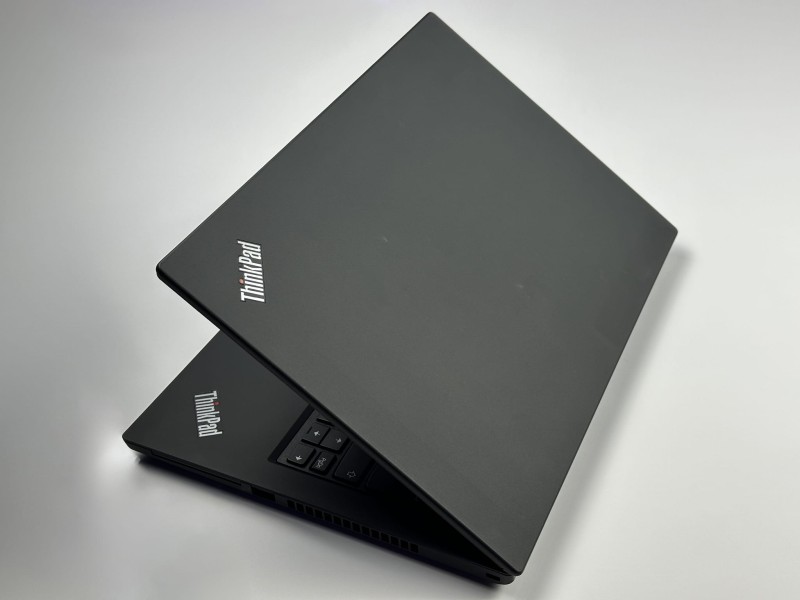 Lenovo ThinkPad T14 Gen 2 z i7-1185G7 i dotykową matrycą FHD – solidny i wszechstronny laptop biznesowy, stworzony do pracy w każdym miejscu.