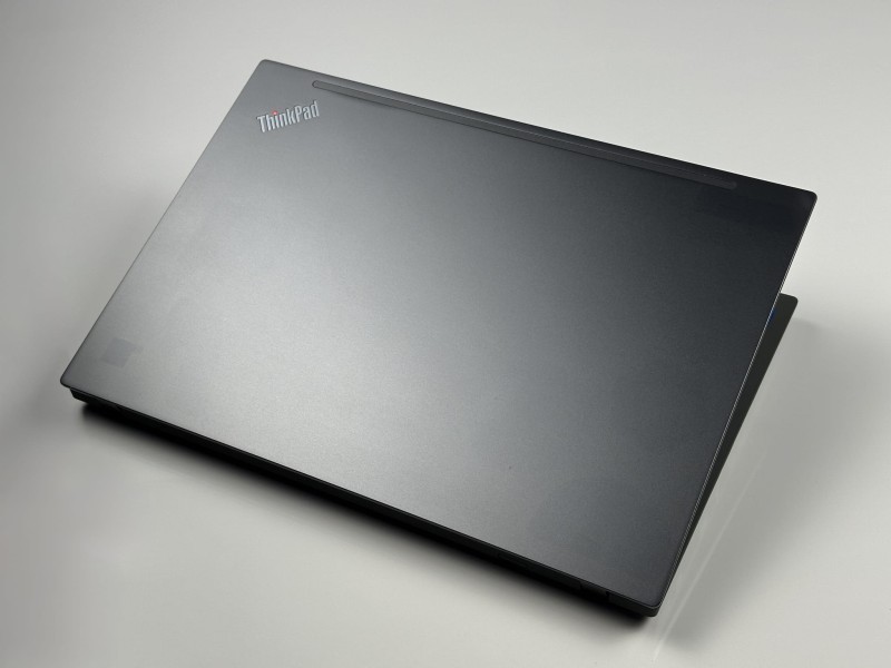 Lenovo ThinkPad T14 Gen 2 – i5-1145G7 i dotykowa matryca 14”. Aluminiowa obudowa i klawiatura US. Laptop biznesowy do pracy i mobilnych zadań (10).JPG