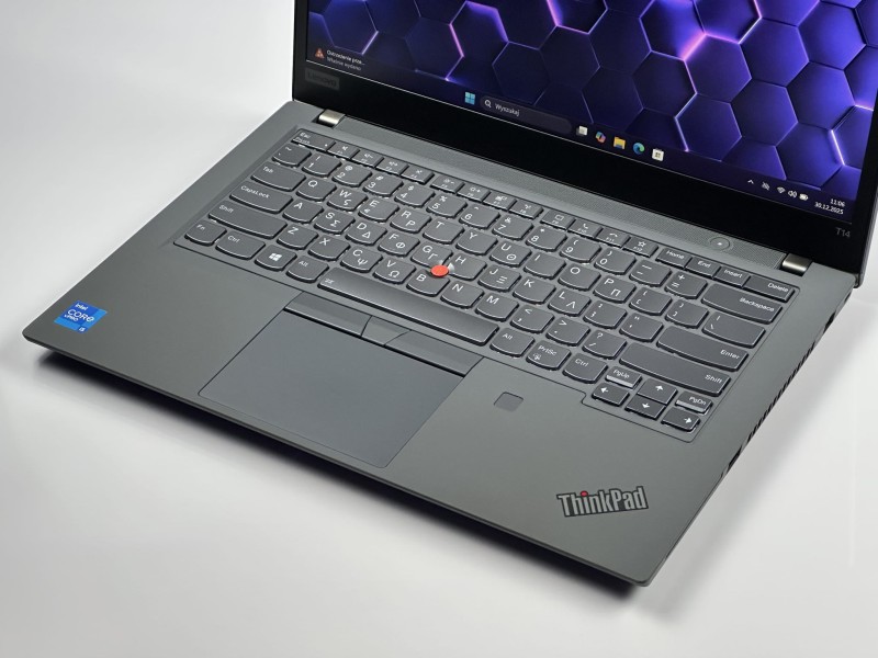 Lenovo ThinkPad T14 Gen 2 – i5-1145G7 i dotykowa matryca 14”. Aluminiowa obudowa i klawiatura US. Laptop biznesowy do pracy i mobilnych zadań (11).JPG