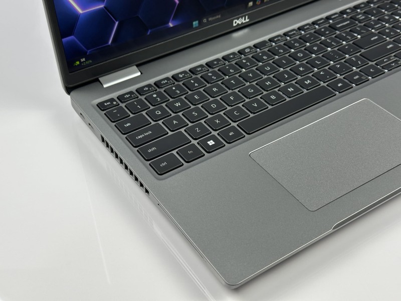 Latitude 5531 – i7-12800H i matryca FHD 15,6. Wydajny laptop biznesowy do pracy analitycznej, projektowej i zaawansowanych zadań biurowych (4).JPG