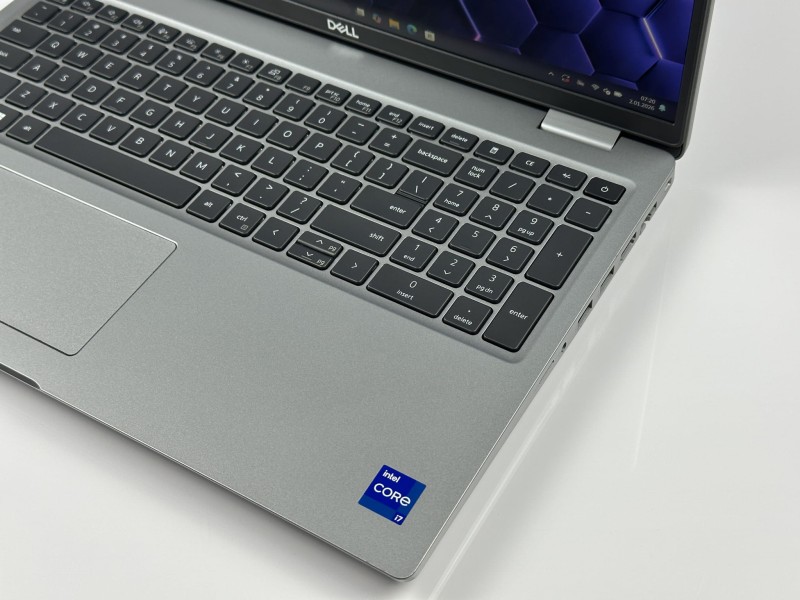 Latitude 5531 – i7-12800H i matryca FHD 15,6. Wydajny laptop biznesowy do pracy analitycznej, projektowej i zaawansowanych zadań biurowych (5).JPG