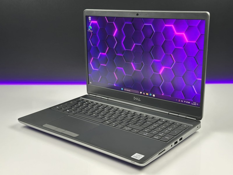 Dell Precision 7550 – i7-10850H,15.6" i Quadro T2000 4GB. Wydajna stacja robocza do CAD, 3D i wymagających projektów. Profesjonalna moc w dłoni.
