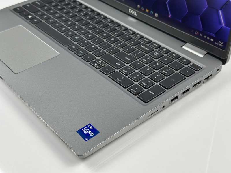 Dell Latitude 5520 – i7-1185G7, FHD 15,6, grafika MX 450 (2GB) i klawiatura US (QWERTY PL). Biznesowy laptop do pracy i grafiki (7).JPG