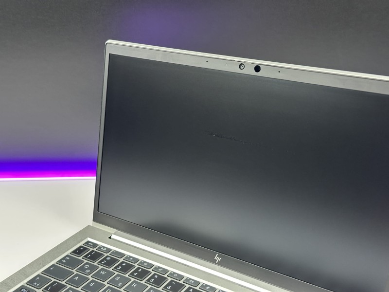 HP EliteBook 830 G7 – i5-10310U i matryca FHD 13,3. Lekki laptop biznesowy do pracy mobilnej, spotkań online i codziennych zadań (1).JPG