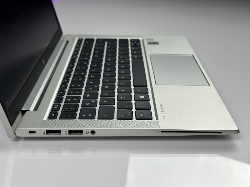 HP EliteBook 830 G7 – i5-10310U i matryca FHD 13,3. Lekki laptop biznesowy do pracy mobilnej, spotkań online i codziennych zadań (9).JPG