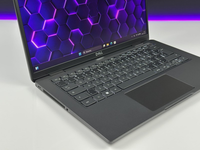 Dell Latitude 7330 – i7-1265U, 16GB RAM i ekran FHD 13,3. Kompaktowy laptop klasy premium do intensywnej pracy, podróży i zadań biznesowych (6).JPG