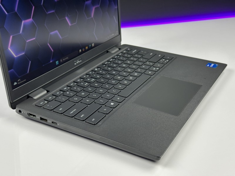 Dell Latitude 3420 – i5-1135G7 i ekran FHD 14. Biznesowy laptop do codziennej pracy z klawiaturą US i pełnym wsparciem polskich znaków (4).JPG
