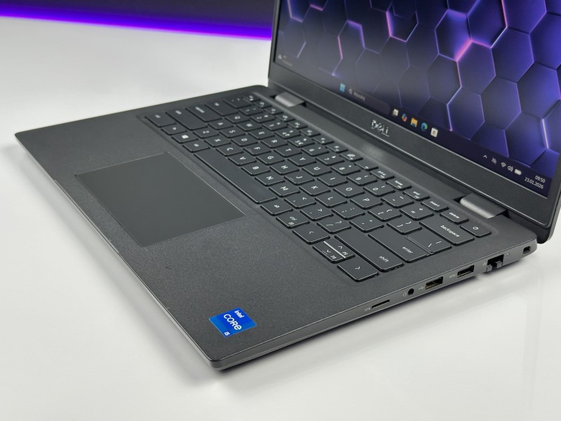 Dell Latitude 3420 – i5-1135G7 i ekran FHD 14. Biznesowy laptop do codziennej pracy z klawiaturą US i pełnym wsparciem polskich znaków (5).JPG