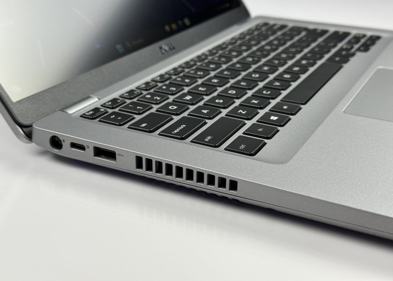 Dell Latitude 5411 – i5-10400H i ekran FHD 14. Mocna jednostka do intensywnej pracy, z klawiaturą US (PL QWERTY) zapewniającą komfort pisania (12).JPG