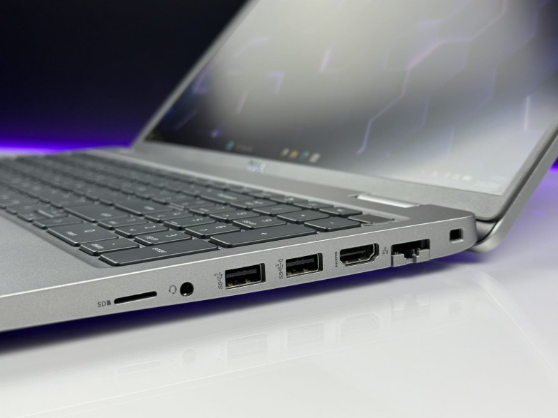 Dell Latitude 5530 – i5-1235U, LTE i ekran FHD 15,6". Nowoczesny laptop biznesowy do pracy mobilnej, wideorozmów i codziennych zadań.