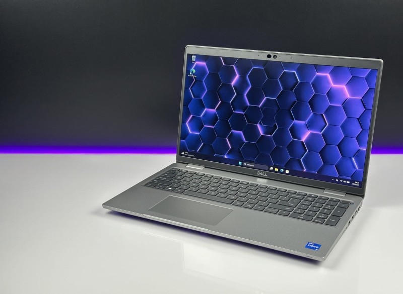 Dell Latitude 5530 – i5-1235U, LTE i ekran FHD 15,6. Nowoczesny laptop biznesowy do pracy mobilnej, wideorozmów i codziennych zadań (12).JPG